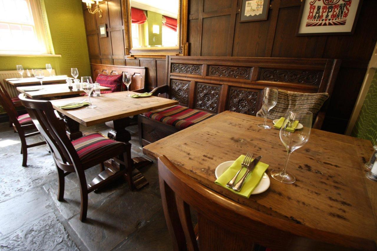 The Angel In Wootton Bassett Hotel Роял Уутън Басет Екстериор снимка