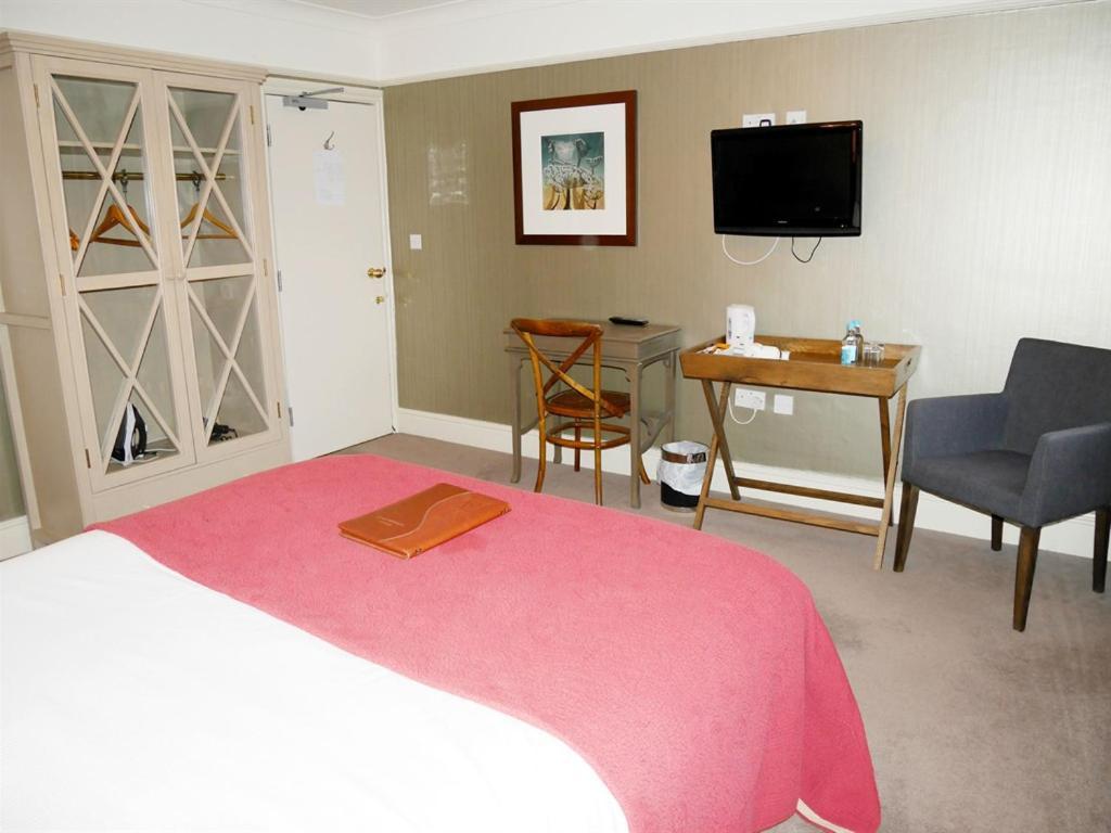 The Angel In Wootton Bassett Hotel Роял Уутън Басет Екстериор снимка